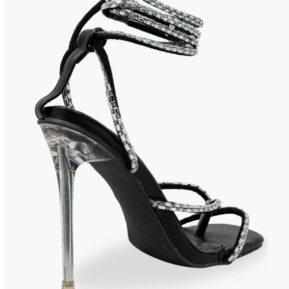 Chase + Chloe Heels - Picture 3 of 3